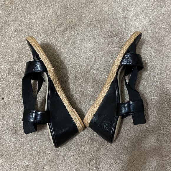 J Renee Crisscrossed Black Wedge Sz 8.5 Espadrilles Casual - Picture 3 of 5